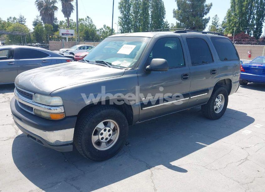 Photo 2 of 2001 Chevrolet Tahoe LS (VIN 1GNEK13T21J269633)