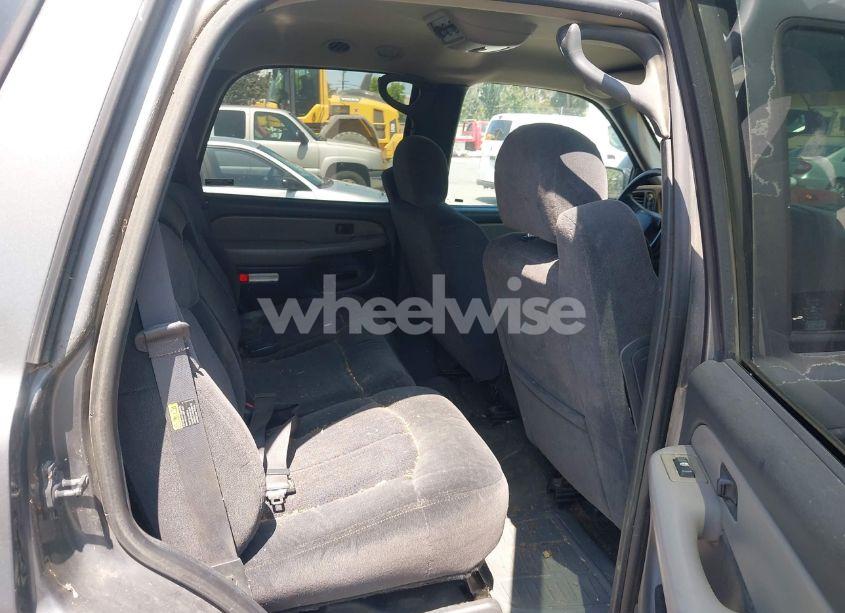 Photo 8 of 2001 Chevrolet Tahoe LS (VIN 1GNEK13T21J269633)