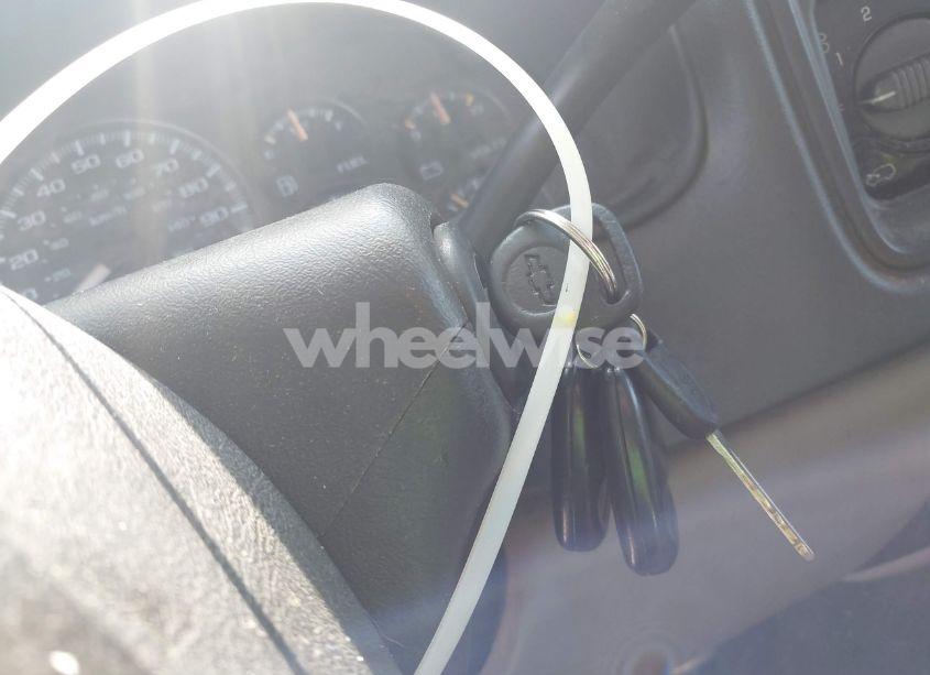 Photo 11 of 2001 Chevrolet Tahoe LS (VIN 1GNEK13T21J295102)