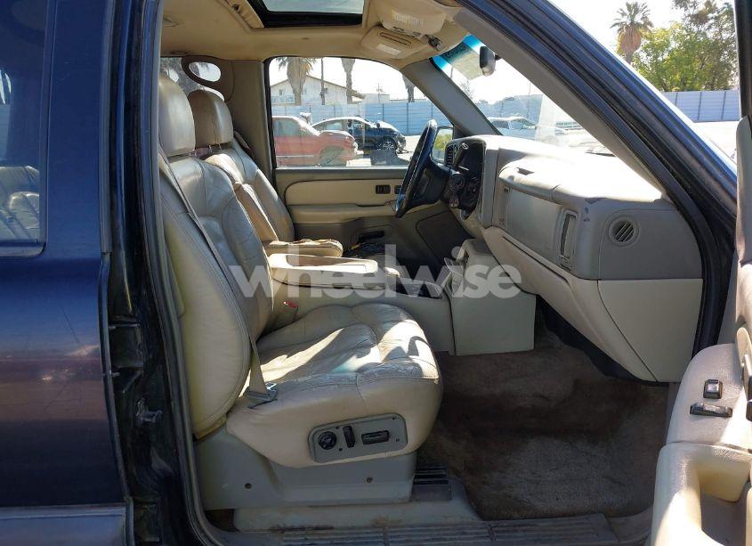 Photo 5 of 2002 Chevrolet Tahoe LT (VIN 1GNEK13T22J206193)