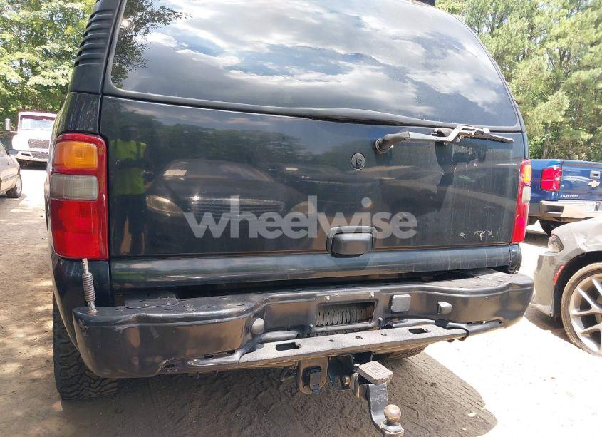 Photo 6 of 2003 Chevrolet Tahoe Z71 (VIN 1GNEK13T23R213938)