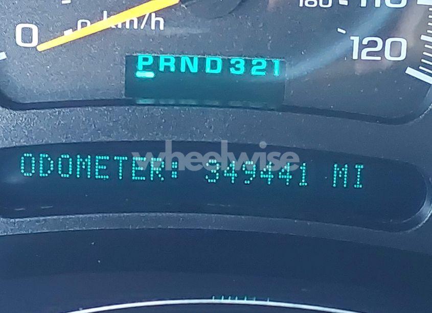 Photo 15 of 2005 Chevrolet Tahoe LS (VIN 1GNEK13T25J105157)