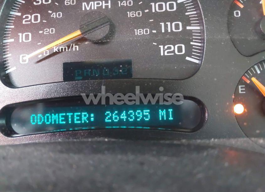 Photo 7 of 2005 Chevrolet Tahoe LT (VIN 1GNEK13T25J143083)