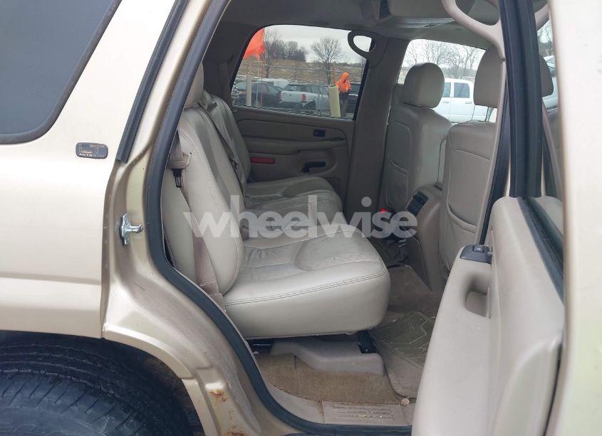 Photo 8 of 2005 Chevrolet Tahoe LT (VIN 1GNEK13T25J143083)