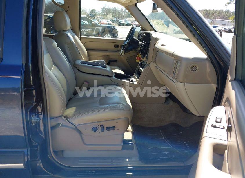 Photo 5 of 2005 Chevrolet Tahoe LT (VIN 1GNEK13T25R158216)