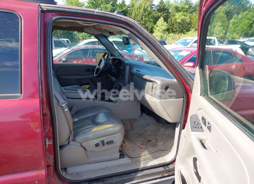 Photo 5 of 2005 Chevrolet Tahoe Z71 (VIN 1GNEK13T25R225137)