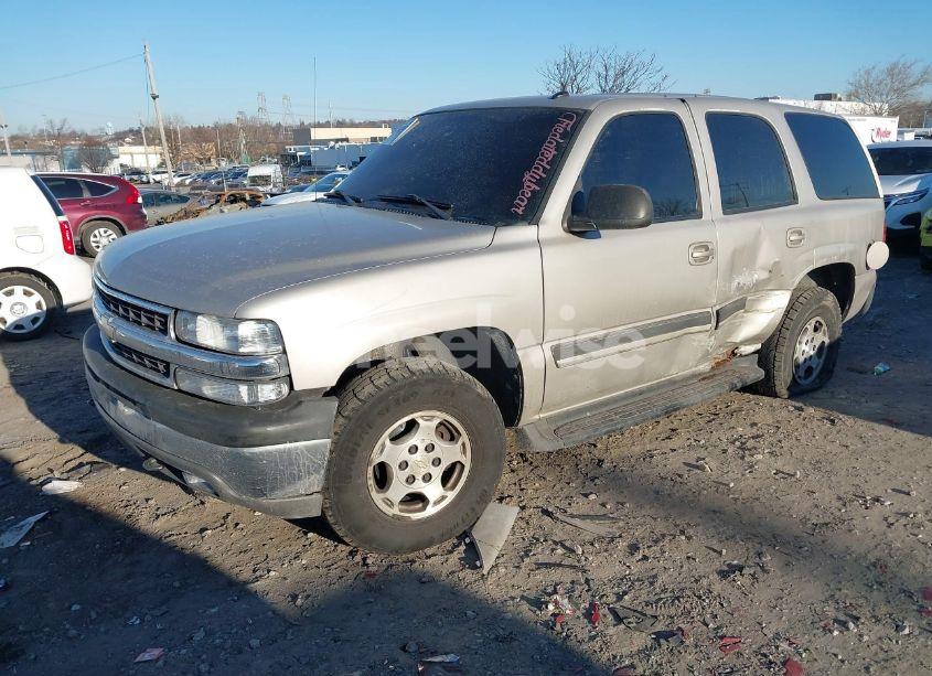 Photo 2 of 2005 Chevrolet Tahoe LS (VIN 1GNEK13T25R236106)