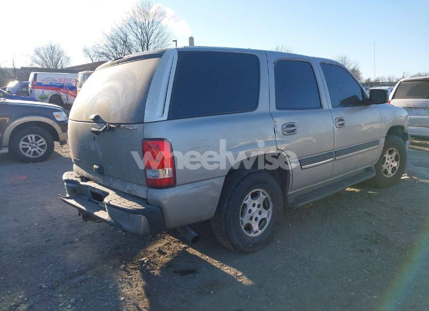 Photo 3 of 2005 Chevrolet Tahoe LS (VIN 1GNEK13T25R236106)