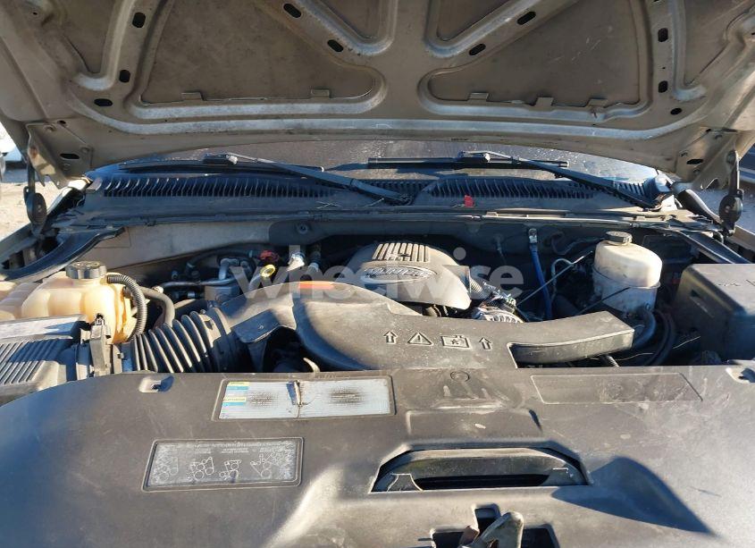 Photo 9 of 2005 Chevrolet Tahoe LS (VIN 1GNEK13T25R236106)