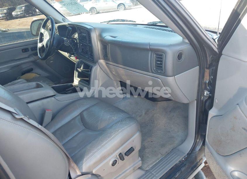 Photo 5 of 2005 Chevrolet Tahoe Z71 (VIN 1GNEK13T25R267212)
