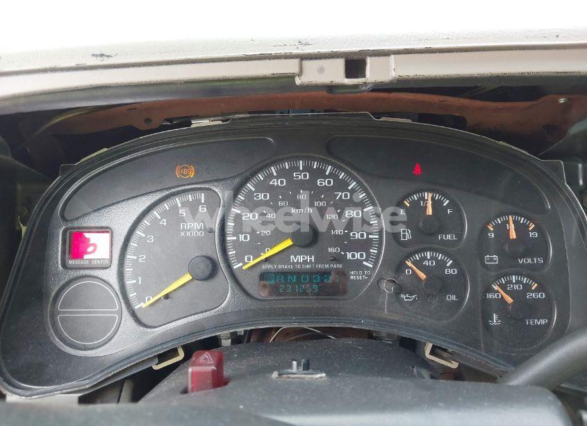 Photo 7 of 2001 Chevrolet Tahoe LT (VIN 1GNEK13T31R136056)