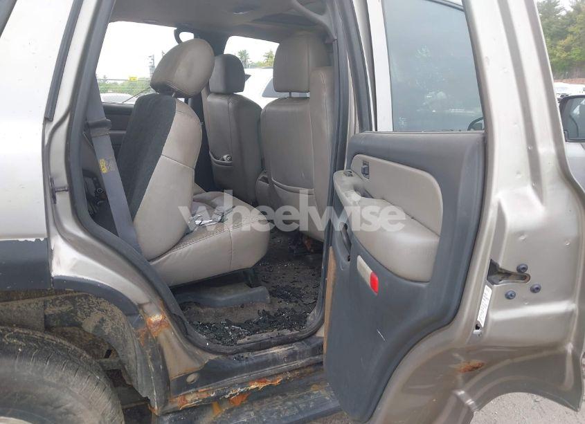 Photo 8 of 2001 Chevrolet Tahoe LT (VIN 1GNEK13T31R172636)