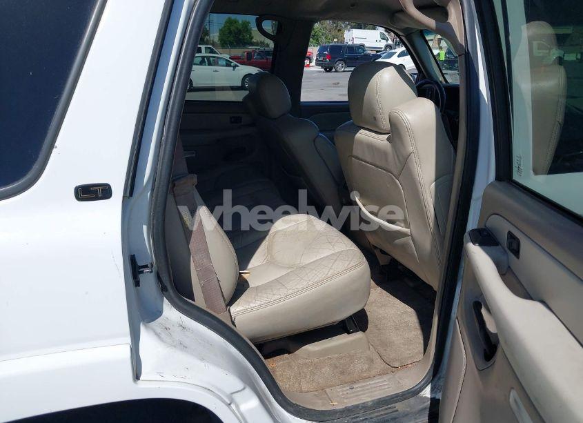 Photo 8 of 2003 Chevrolet Tahoe LT (VIN 1GNEK13T33J238443)