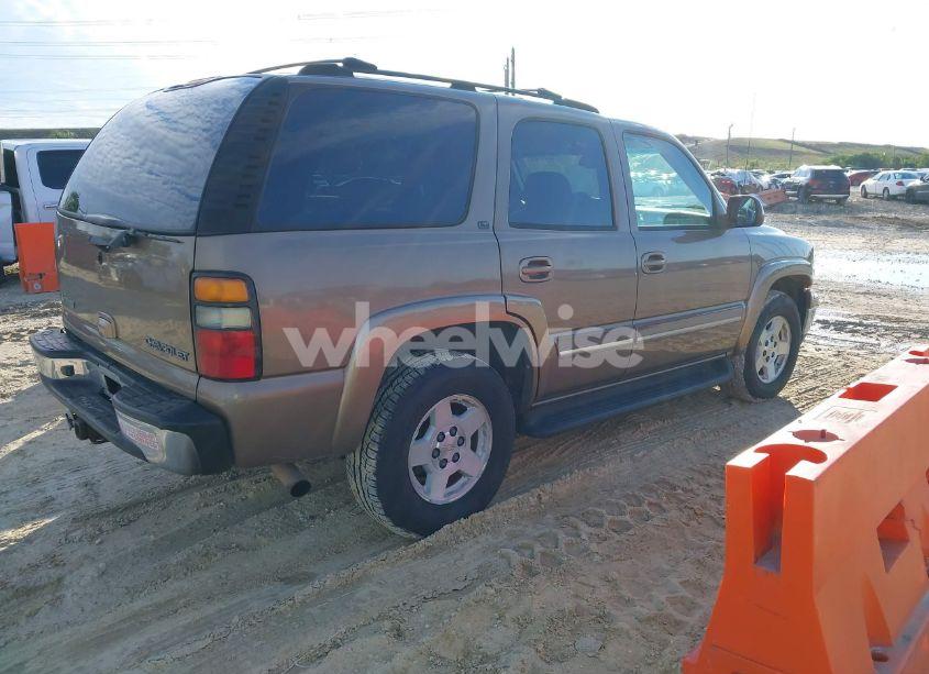 Photo 4 of 2004 Chevrolet Tahoe LT (VIN 1GNEK13T34J261092)
