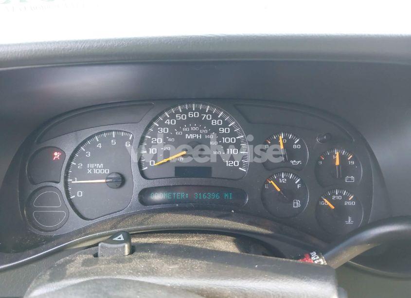 Photo 7 of 2005 Chevrolet Tahoe LS (VIN 1GNEK13T35J196245)