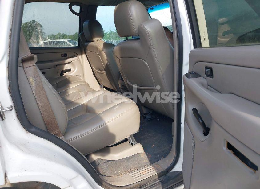 Photo 8 of 2005 Chevrolet Tahoe LS (VIN 1GNEK13T35J196245)