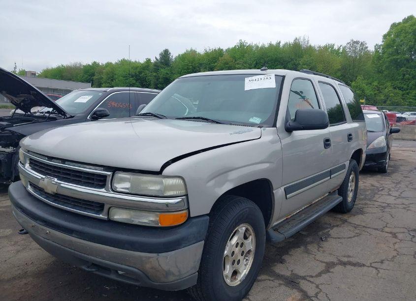 Photo 2 of 2005 Chevrolet Tahoe LS (VIN 1GNEK13T35J258758)