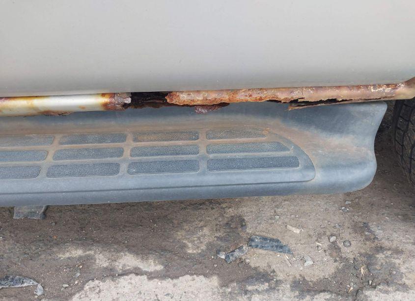 Photo 6 of 2005 Chevrolet Tahoe LS (VIN 1GNEK13T35J258758)