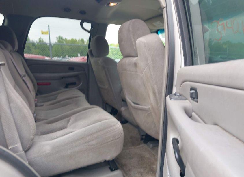 Photo 8 of 2005 Chevrolet Tahoe LS (VIN 1GNEK13T35J258758)