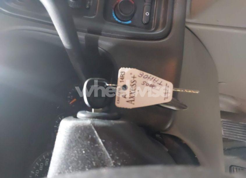 Photo 11 of 2005 Chevrolet Tahoe LT (VIN 1GNEK13T35R110661)