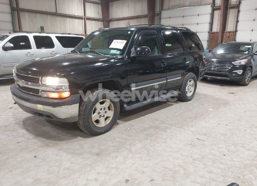 Photo 2 of 2005 Chevrolet Tahoe LT (VIN 1GNEK13T35R110661)