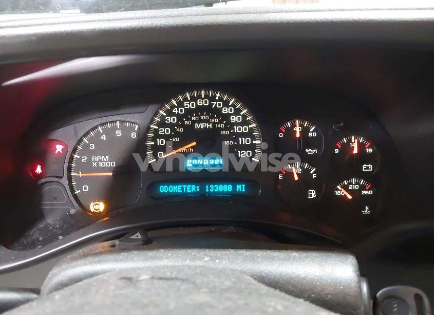 Photo 7 of 2005 Chevrolet Tahoe LT (VIN 1GNEK13T35R110661)