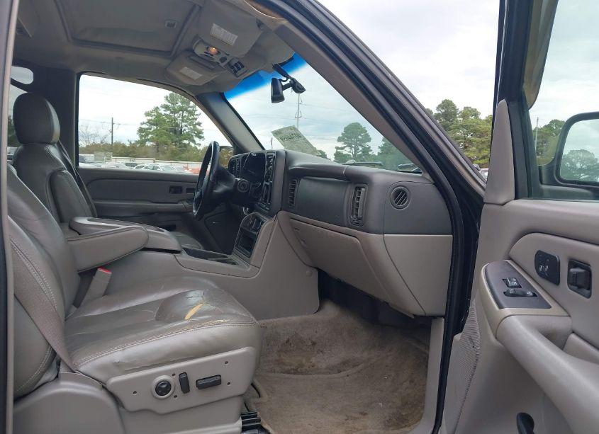 Photo 5 of 2005 Chevrolet Tahoe Z71 (VIN 1GNEK13T35R200327)