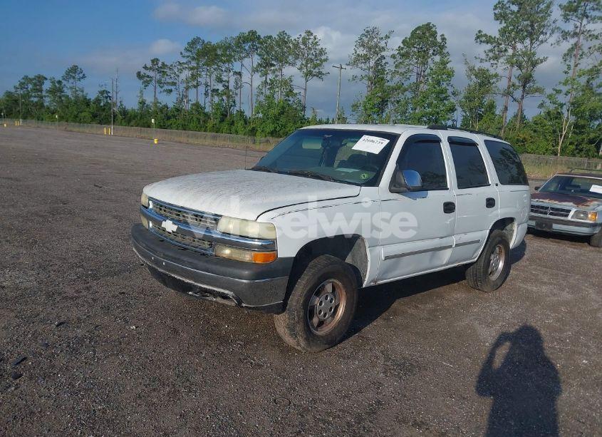 Photo 2 of 2001 Chevrolet Tahoe LS (VIN 1GNEK13T41J124223)