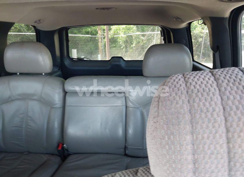 Photo 12 of 2001 Chevrolet Tahoe LT (VIN 1GNEK13T41J279600)