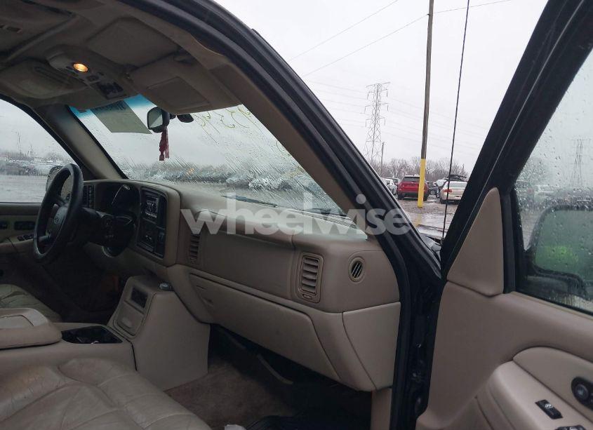 Photo 5 of 2001 Chevrolet Tahoe LT (VIN 1GNEK13T41R142321)