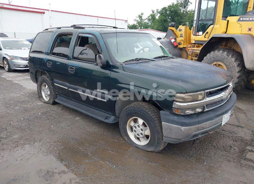 2001 Chevrolet Tahoe LS (VIN 1GNEK13T41R222136) main photo