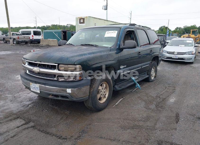 Photo 2 of 2001 Chevrolet Tahoe LS (VIN 1GNEK13T41R222136)