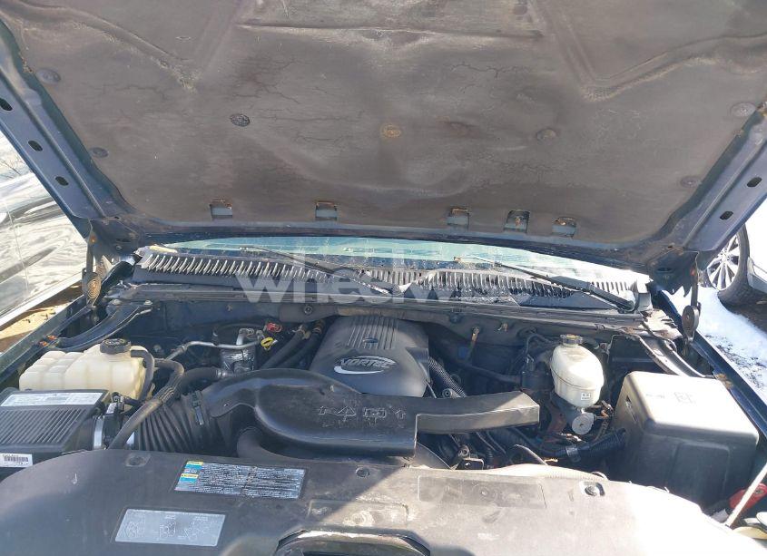 Photo 10 of 2003 Chevrolet Tahoe LT (VIN 1GNEK13T43J106095)