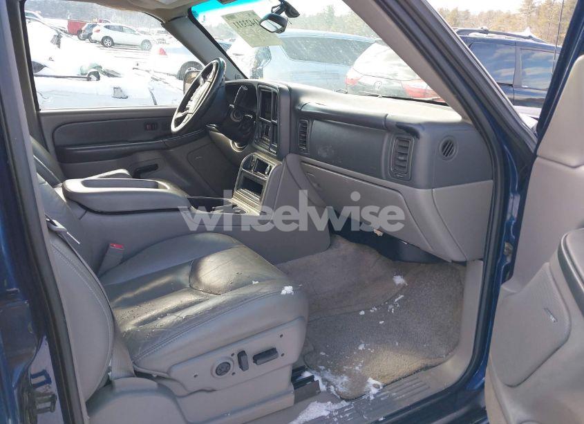 Photo 5 of 2003 Chevrolet Tahoe LT (VIN 1GNEK13T43J106095)