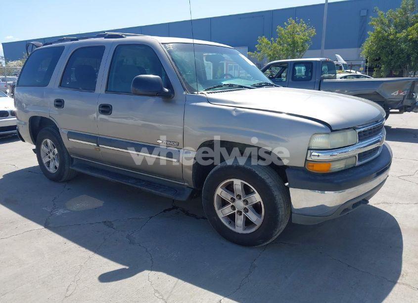 2003 Chevrolet Tahoe LS (VIN 1GNEK13T43J109451) main photo