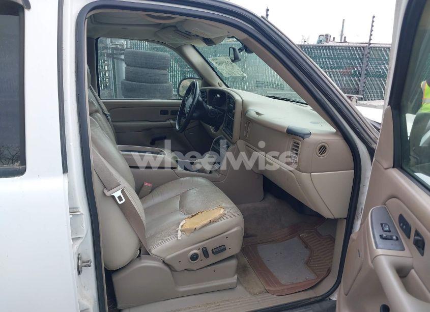 Photo 5 of 2004 Chevrolet Tahoe Z71 (VIN 1GNEK13T44R236784)