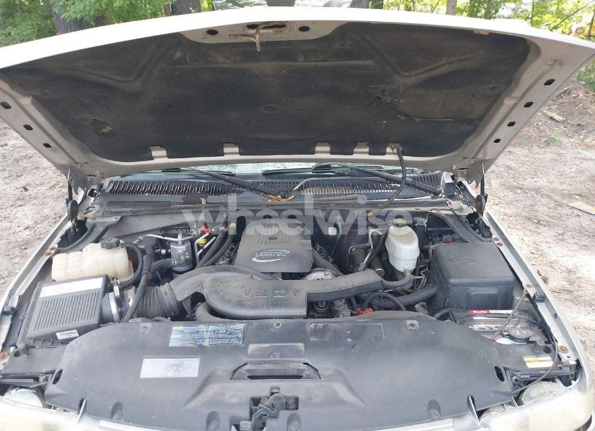 Photo 10 of 2005 Chevrolet Tahoe LT (VIN 1GNEK13T45J167997)