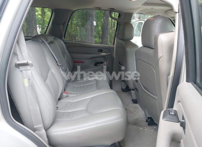 Photo 8 of 2005 Chevrolet Tahoe LT (VIN 1GNEK13T45J167997)