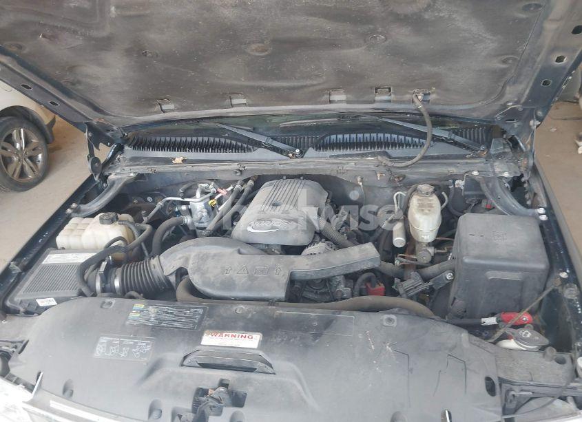 Photo 10 of 2005 Chevrolet Tahoe LS (VIN 1GNEK13T45J179356)