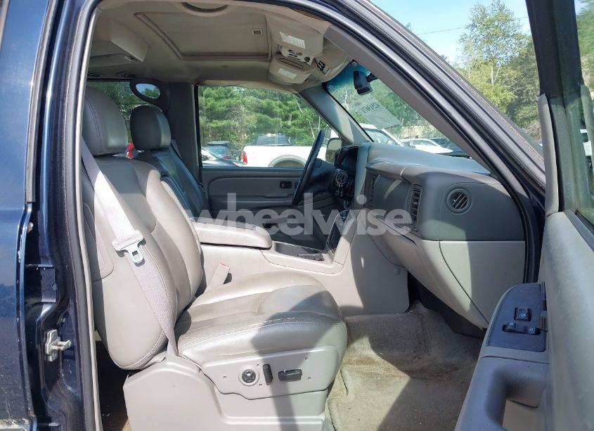 Photo 5 of 2005 Chevrolet Tahoe LT (VIN 1GNEK13T45J185545)