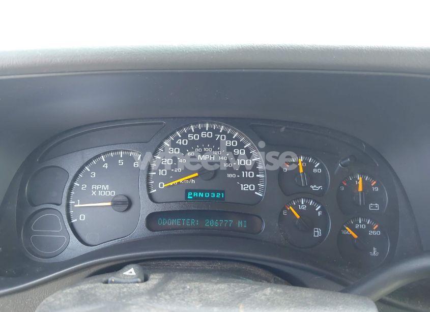 Photo 7 of 2005 Chevrolet Tahoe LT (VIN 1GNEK13T45J185545)