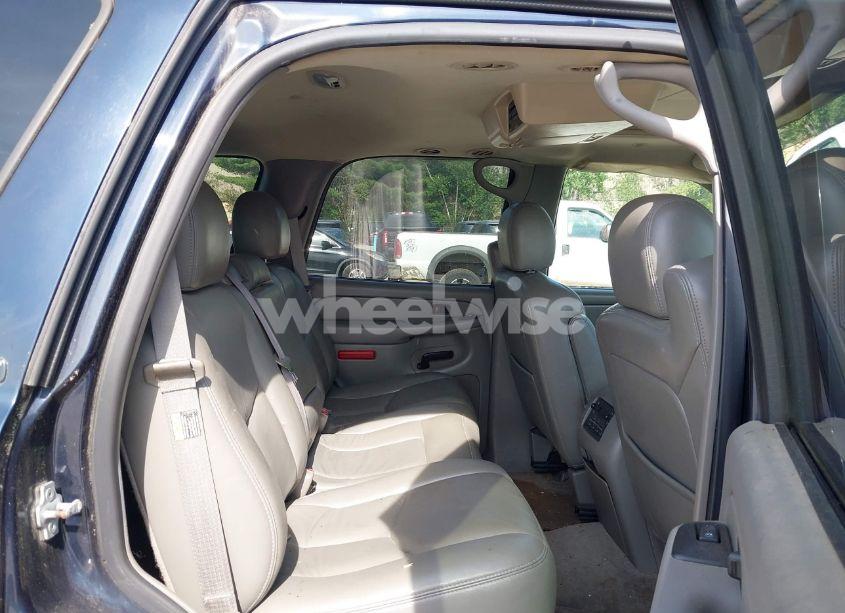 Photo 8 of 2005 Chevrolet Tahoe LT (VIN 1GNEK13T45J185545)