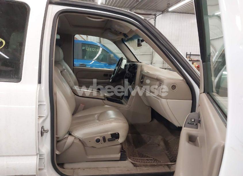 Photo 5 of 2005 Chevrolet Tahoe Z71 (VIN 1GNEK13T45R109891)