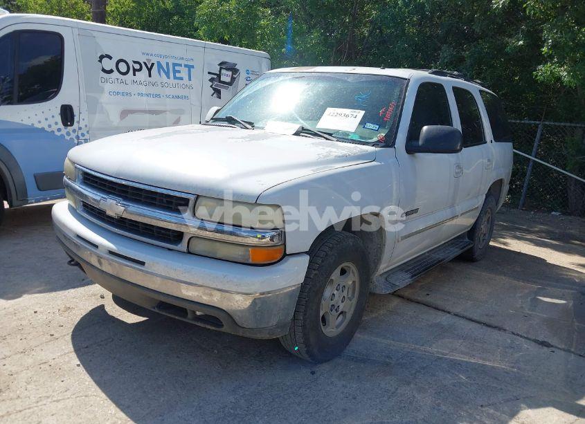 Photo 2 of 2002 Chevrolet Tahoe LT (VIN 1GNEK13T52J183640)
