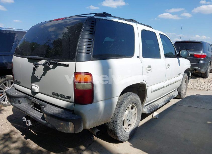 Photo 4 of 2002 Chevrolet Tahoe LT (VIN 1GNEK13T52J183640)