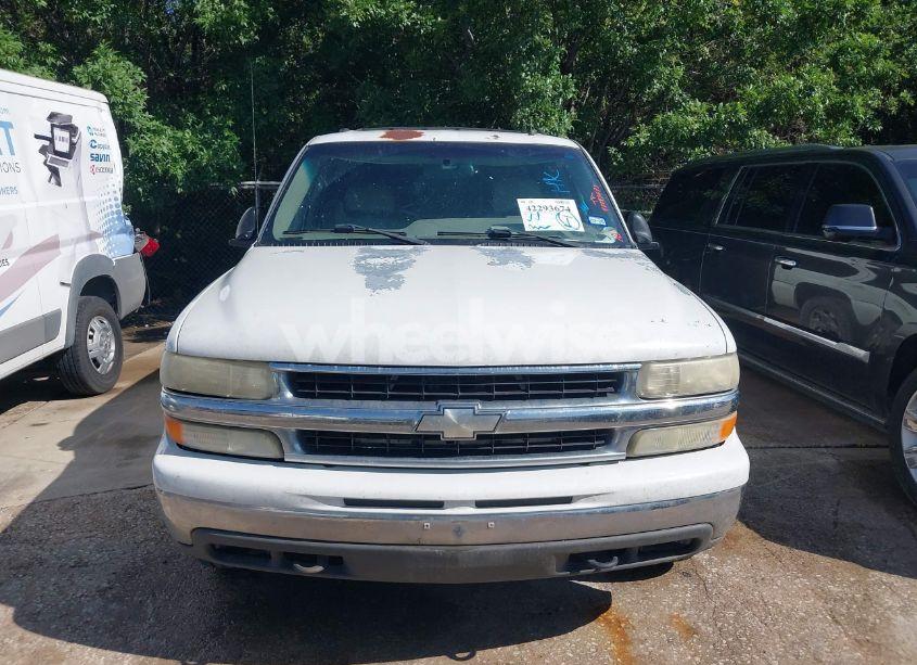 Photo 6 of 2002 Chevrolet Tahoe LT (VIN 1GNEK13T52J183640)
