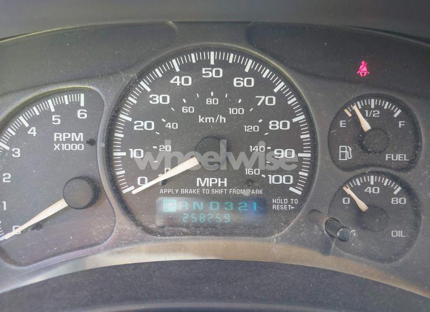 Photo 7 of 2002 Chevrolet Tahoe LT (VIN 1GNEK13T52J183640)