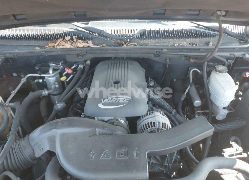 Photo 10 of 2005 Chevrolet Tahoe LT (VIN 1GNEK13T55J136340)