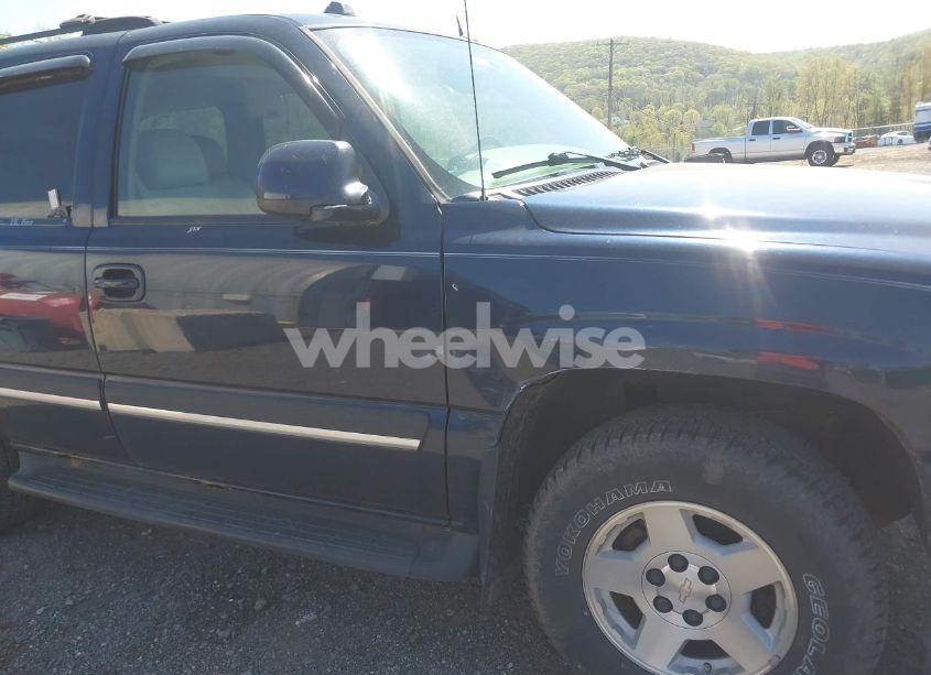 Photo 6 of 2005 Chevrolet Tahoe LT (VIN 1GNEK13T55J136340)