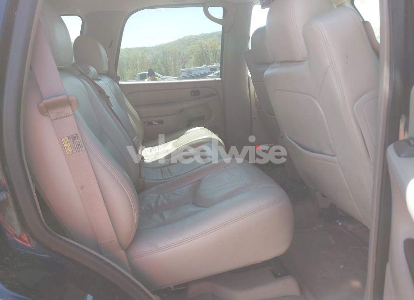 Photo 8 of 2005 Chevrolet Tahoe LT (VIN 1GNEK13T55J136340)